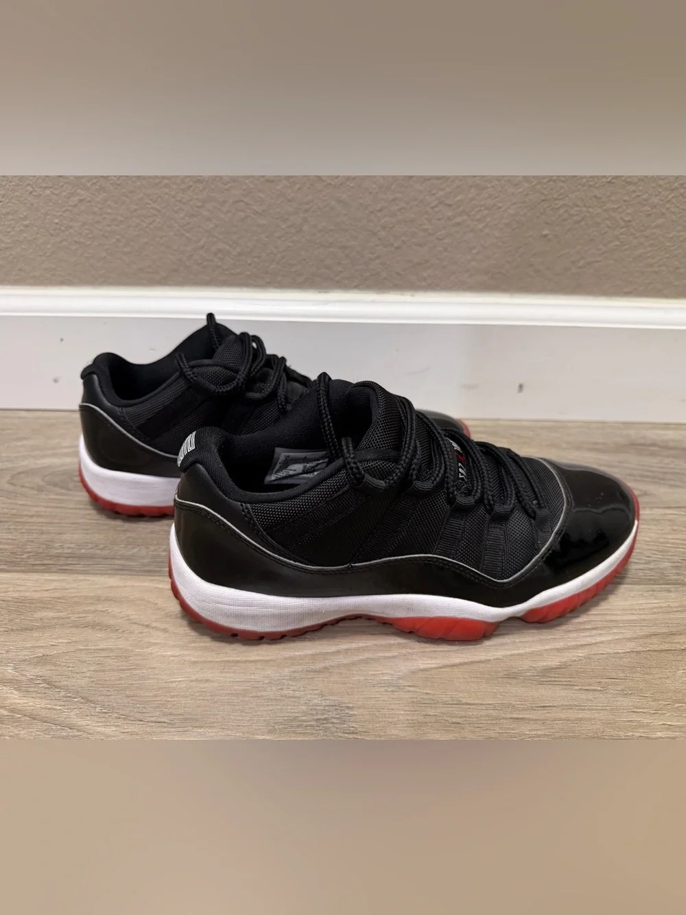 Jordan 11 BRED Low-Top BASKETBALL SHOES
